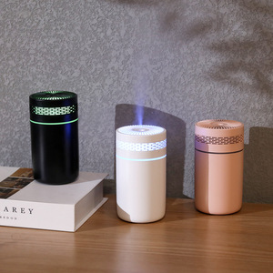 Nouvel humidificateur de voiture silencieux USB mini en plastique ultrasonique avec lumière colorée, pour usage domestique, moins de 0,5 L - Product Image 1