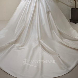 Robe de mariée longue bouffante LY113, style classique moderne, avec dentelle brodée, fleurs 3D et appliques en cristal - Product Image 5