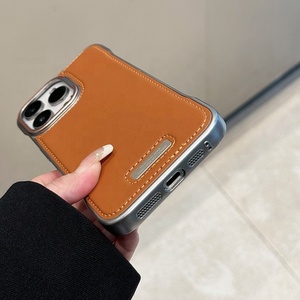 Funda Magnética de Cuero Marrón para Teléfono Apple <span class=keywords><strong>iPhone</strong></span> 13 <span class=keywords><strong>14</strong></span> 15 16 <span class=keywords><strong>Pro</strong></span> Max, Funda de Alta Gama sin Bisel con Carga Inalámbrica - Product Image 2
