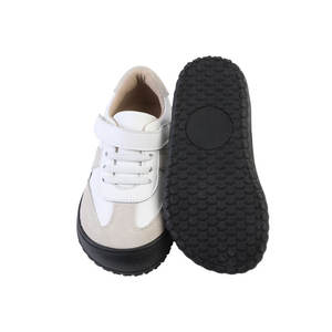 Fournisseur d'usine Vente en gros Chaussures décontractées respirantes en caoutchouc flexible de fantaisie de différentes couleurs pour tout-petits - Product Image 3