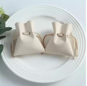 Bolsa de Joyería de Cuero Suave con Logotipo Personalizado, Cierre con Cordón, Bolsa de Regalo de Microfibra para Anillos, Pulseras y Embalaje de Joyas - Product Image 5