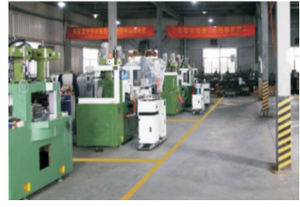 Torno Horizontal CNC Automático de Alta Calidad con Guía de Rodillos y Capacidad de Torno de 400 mm - Product Image 3