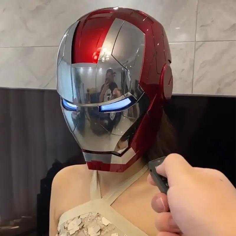 Vendita calda MK5 Halloween natale COSPLAY apertura automatica di chiusura vocale Touch telecomando meraviglia il casco Iron-man