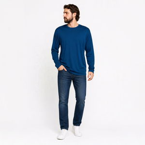 T-shirt de sport à col rond bleu foncé uni pour homme, personnalisable, à séchage rapide, pour l'entraînement et la performance - Product Image 1