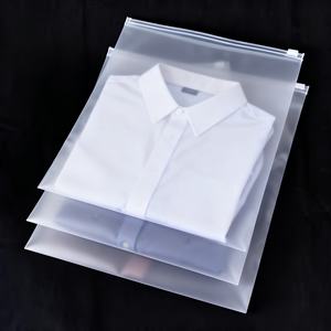 Bolsas de Plástico Personalizadas con Logotipo Impreso para Ropa, con Cierre Deslizante, para Camisetas y Ropa Interior, Acabado Mate Esmerilado - Product Image 1