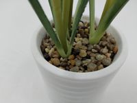 Plante artificielle haut de gamme en jacinthe de vigne, verdure artificielle en pot avec des tiges de fleurs réalistes de couleur violet foncé et blanc crème