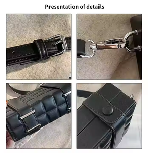 Sac à bandoulière de luxe tendance en cuir PU pour femme avec fermeture éclair, motif étoile et logo personnalisé - Product Image 4