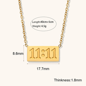 Collier pendentif carré uni plaqué or 18 carats PVD étanche, motif Double Eleven 11:11, vente en gros R.GEM. Bijoux - Product Image 3