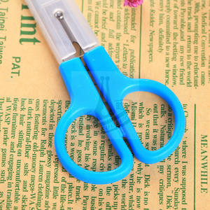 <span class=keywords><strong>Ciseaux</strong></span> de coupe de papier pour la <span class=keywords><strong>maternelle</strong></span> pour les étudiants <span class=keywords><strong>Ciseaux</strong></span> de sécurité manuels pour enfants et <span class=keywords><strong>ciseaux</strong></span> en plastique avec emballage en gros - Product Image 2