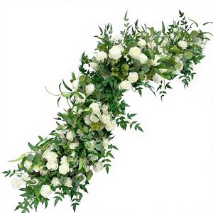 พวงดอกไม้ประดิษฐ์ยาวประดับกุหลาบขาวและใบไม้สีเขียว - ของตกแต่งโต๊ะวันแม่และคริสต์มาส ปรับขนาดได้ - Product Image 1