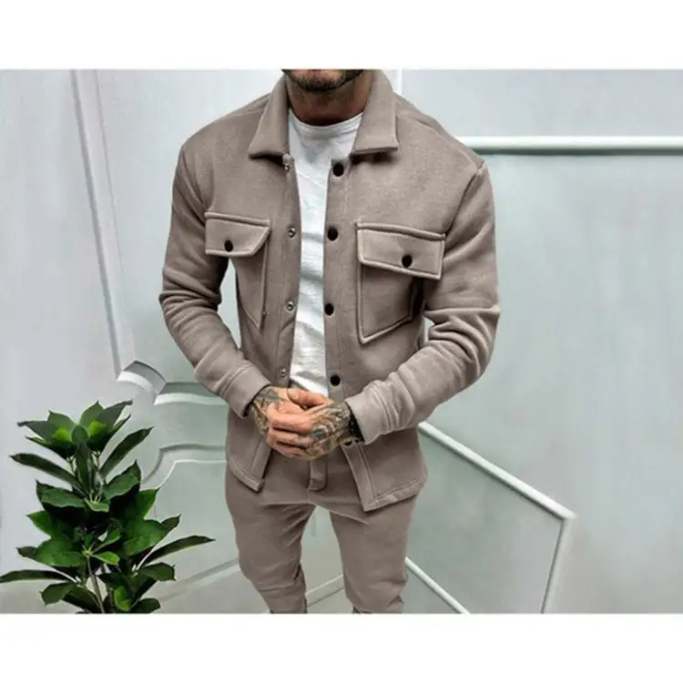 사용자 정의 도매 2024 빈티지 패션 남성 의류 스트리트웨어 두 조각 포켓화물 재킷과 연필 바지 세트