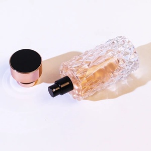 Bottiglia di profumo di vetro quadrato di lusso su misura all'ingrosso 30ml 50ml 100ml vuota con pompa spruzzatore bella confezione di forma quadrata - Product Image 3