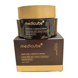 Crema Viso Idratante Medicube Bosman Private Label con Vitamina <span class=keywords><strong>C</strong></span> Profonda in Capsule Dorate e Liposomi per la Cura della Pelle e Contro le Rughe - Product Image 1