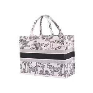Sacs fourre-tout en <span class=keywords><strong>toile</strong></span> <span class=keywords><strong>de</strong></span> coton <span class=keywords><strong>Toile</strong></span> <span class=keywords><strong>de</strong></span> <span class=keywords><strong>Jouy</strong></span> en gros, imprimé Paris, motif tropical noir et blanc, style français, sac <span class=keywords><strong>de</strong></span> courses réutilisable - Product Image 5