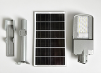 Lampu Jalan Tenaga Surya Baterai Lithium Kapasitas Tinggi 25Ah 300W LED Desain Terpisah Outdoor IP66 dengan Panel Mono 30W