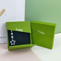 Petite boîte à bijoux avec logo en feuille d'argent personnalisée emballage de stockage de bague de collier boîtes à bijoux texturées magnétiques