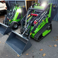 Derette 450 Stand-on Mini Skid Steer Tracked Loader 23Hp Hydraulic Wheel Loader untuk Penggalian dan Pembuatan Parit