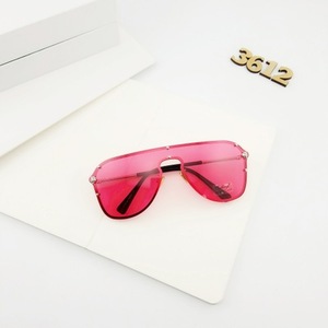 Hot Selling Fashion Newest <b>Large</b> <b>Frame</b> Metal Sunglasses Black Lady Rivet Sunglasses UV400 One Piece Lens Sunglasses 2021 - Product Image 6