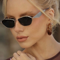 Lunettes de soleil polygonales irrégulières en forme de diamant à petite monture, nouveau style 2026, minimalistes, inspirées d'Instagram, européennes et américaines, UV400