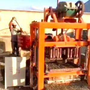 Macchinario per la Produzione di Blocchi e Mattoni in Cemento QTJ4-40 Shengya, Attrezzatura di Qualità Made in China - Product Image 1