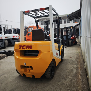 Vente flash - Chariot élévateur diesel d'occasion TCM30 de 3 tonnes avec transmission 4x4, capacité tout-terrain, hauteur de levage de 3 m, à vendre - Product Image 5