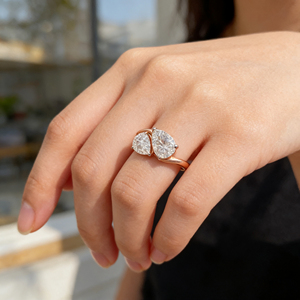 Anillo de compromiso y fiesta de moda con diseño de racimo, chapado en oro de 14K, con circonita cultivada en laboratorio CVD IGI VVS-VS, corte pera, personalizado. - Product Image 3