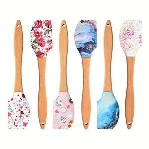 Vente en gros 27 grattoir moyen manche en bois spatule à gâteau grattoir en silicone outils de cuisson cadeau de cuisine de ferme moderne - Product Image 1