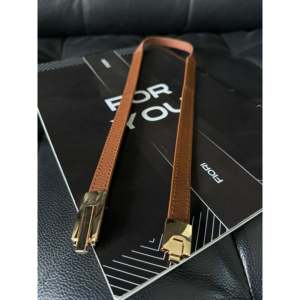 Vestido de cóctel para mujer Fiori con diseño con cinturón y banda elástica delgada, ajuste estándar - Product Image 3