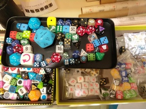 <span class=keywords><strong>Juego</strong></span> de <span class=keywords><strong>mesa</strong></span> personalizado Liar's Yahtzee, <span class=keywords><strong>juego</strong></span> de copa de dados con almohadilla de puntuación de dados, <span class=keywords><strong>juego</strong></span> de <span class=keywords><strong>mesa</strong></span> para fiesta FSC BSCI SEDEX - Product Image 4