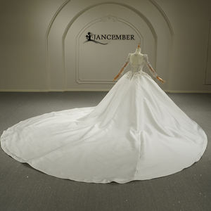 ชุดแต่งงานทรงบอลกาวน์หรูหรา โรแมนติก แขนยาว ประดับเพชรระยิบระยับ ผ้าซาตินเนื้อนุ่ม รุ่น Gt26013 สไตล์แฟชั่นพาเลซ พร้อมชายกระโปรงยาวแบบชาเปล - Product Image 4