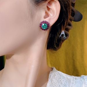 Boucles d'oreilles vintage en cuivre écologique plaqué or noir, zircon violet taille rose 10*10mm, motif fleur, pour femme - Product Image 6