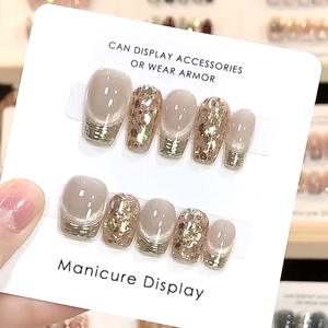 Nuovo Prodotto Lanciato: <span class=keywords><strong>Bottiglia</strong></span> di Vino 3D Marrone-Rosso per la Taverna, Decorata con Chiodi Artigianali e Foglia d'Oro Autentica - Product Image 2