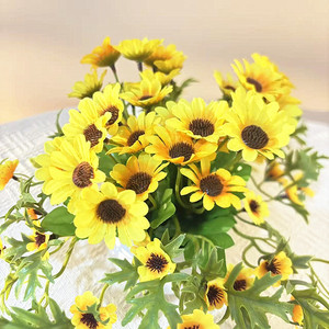 Plante artificielle de tournesol en pot 17 cm, jaune doré, décoration de mariage, fleurs décoratives de table - Product Image 3