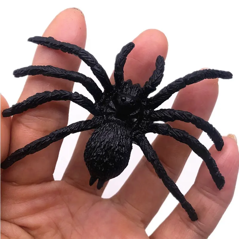 2022 뜨거운 판매 큰 플라스틱 거미 장난감 카니발 유령의 집 소품 블랙 할로윈 장식 가짜 거미 할로윈