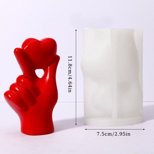 Molde de Silicona con Forma de Mano de Corazón para Velas - Herramientas para Hacer Manualidades de Cera 3D para el Día de San Valentín - Product Image 1