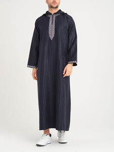 Abaya Turca di Lusso con Ricami e Tasche Laterali, Thobe a Righe per l'Eid, Vestito con Cappuccio a Maniche Lunghe Traspirante per Uomo, Thobe Invernale Musulmano - Product Image 1