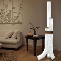 Lampe sur pied en albâtre naturel, lampe de décoration design pour le salon, près du canapé et la chambre à coucher, luminaire vertical haut de gamme