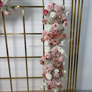 LEDA Guirlande Murale Faite Main Rose Romantique et Gypsophile, Motif Floral Irrégulier Doux, Décoration Murale pour Mariages et Saint-Valentin - Product Image 2