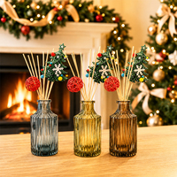 Ensemble diffuseur de parfum de Noël personnalisé 200 ml, bouteille en verre côtelé, bâtonnets en rotin naturel, boîte cadeau parfum d'ambiance pour la maison, vente en gros