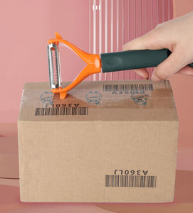 Vente en gros DD905 Éplucheur multifonction 3 en 1 à lame bidirectionnelle pour légumes, pommes de terre et fruits, ouvre-grille à bière - Product Image 5