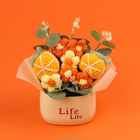 Bouquet de fleurs en crochet fait main, fruits (fraise, orange, citron), arrangement floral en fil, décoration de table en pot, cadeau, vente en gros