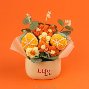 Vente en gros <span class=keywords><strong>de</strong></span> fleurs et plantes artificielles faites main au crochet, fleurs <span class=keywords><strong>de</strong></span> fraises au crochet, plantes en <span class=keywords><strong>pot</strong></span> - Product Image 3