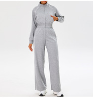 Nouvel ensemble de survêtement élégant pour femme, collection Printemps 2026, avec haut et pantalon de sport color block, idéal pour le jogging et les loisirs