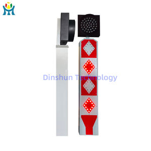 إشارة مرور LED تعمل بالطاقة الشمسية مقاومة للماء مع ضوء وامض أصفر للسلامة المرورية - بيع مباشر من المصنع - Product Image 3