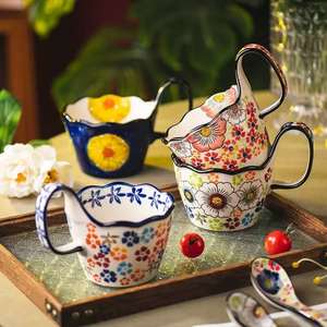 Taza de cerámica M pintada <span class=keywords><strong>a</strong></span> mano con mango de flor taza de café con cuchara pequeñ<span class=keywords><strong>a</strong></span> oficina hogar desayuno taza de leche regalo de vacaciones <span class=keywords><strong>para</strong></span> <span class=keywords><strong>parejas</strong></span> - Product Image 2