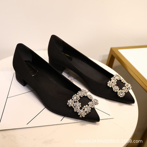 <span class=keywords><strong>Sandali</strong></span> da sposa con <span class=keywords><strong>tacco</strong></span> <span class=keywords><strong>basso</strong></span> per le donne eleganti pompe di strass di lusso scarpe eleganti da lavoro femminili scarpe Casual da ufficio per la carriera delle signore - Product Image 3