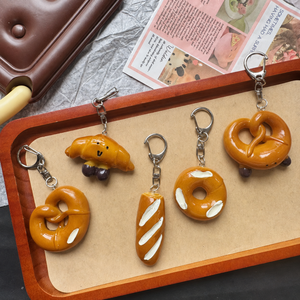 Breloques en résine peintes à la main sur le thème de Halloween, en forme de bretzel, de bonbons et de miniatures, mignonnes pour loisirs créatifs DIY, porte-clés, coques de téléphone et tasses - Product Image 2