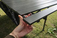 Table de camping pliante ultra-compacte et portable en aluminium moderne avec rangement, pour repas et cuisine en extérieur