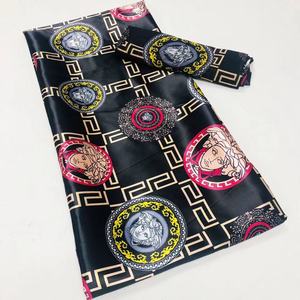 <span class=keywords><strong>Tissu</strong></span> de soie satiné <span class=keywords><strong>imprimé</strong></span> à la cire véritable africaine <span class=keywords><strong>Tissu</strong></span> de soie satiné à la cire africaine <span class=keywords><strong>Organza</strong></span> - Product Image 5