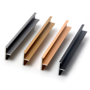 Porte de placard avec bordure et joint d'étanchéité pour panneau de 18-22 mm d'épaisseur, bande décorative pour bordure - Product Image 1